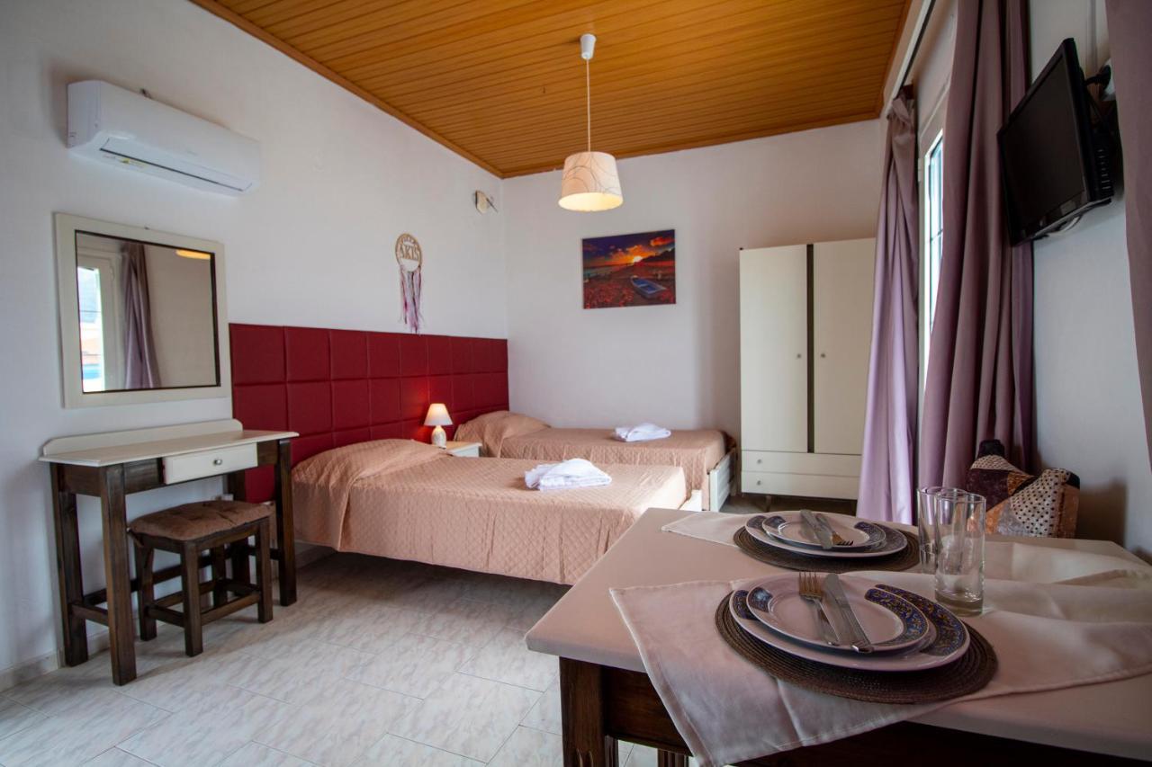 Akis Villa Studios & Apartment With Pool By Hotelius Agios Georgios Pagon Exterior foto