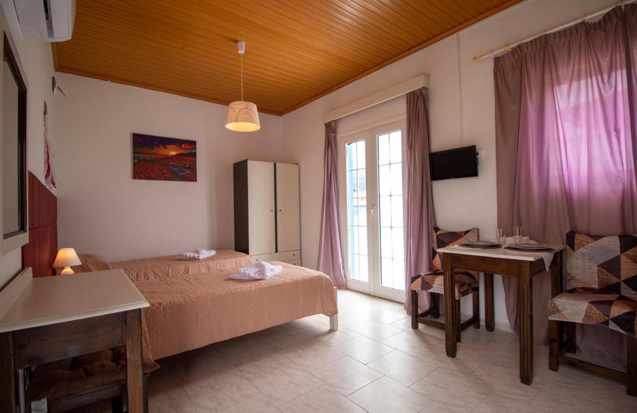 Akis Villa Studios & Apartment With Pool By Hotelius Agios Georgios Pagon Exterior foto
