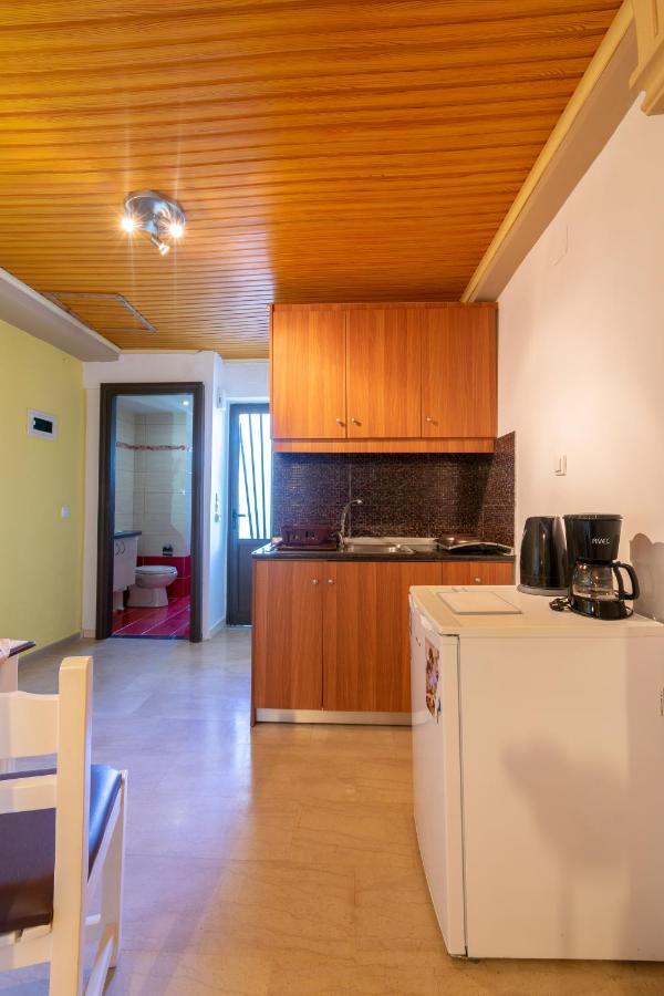 Akis Villa Studios & Apartment With Pool By Hotelius Agios Georgios Pagon Exterior foto