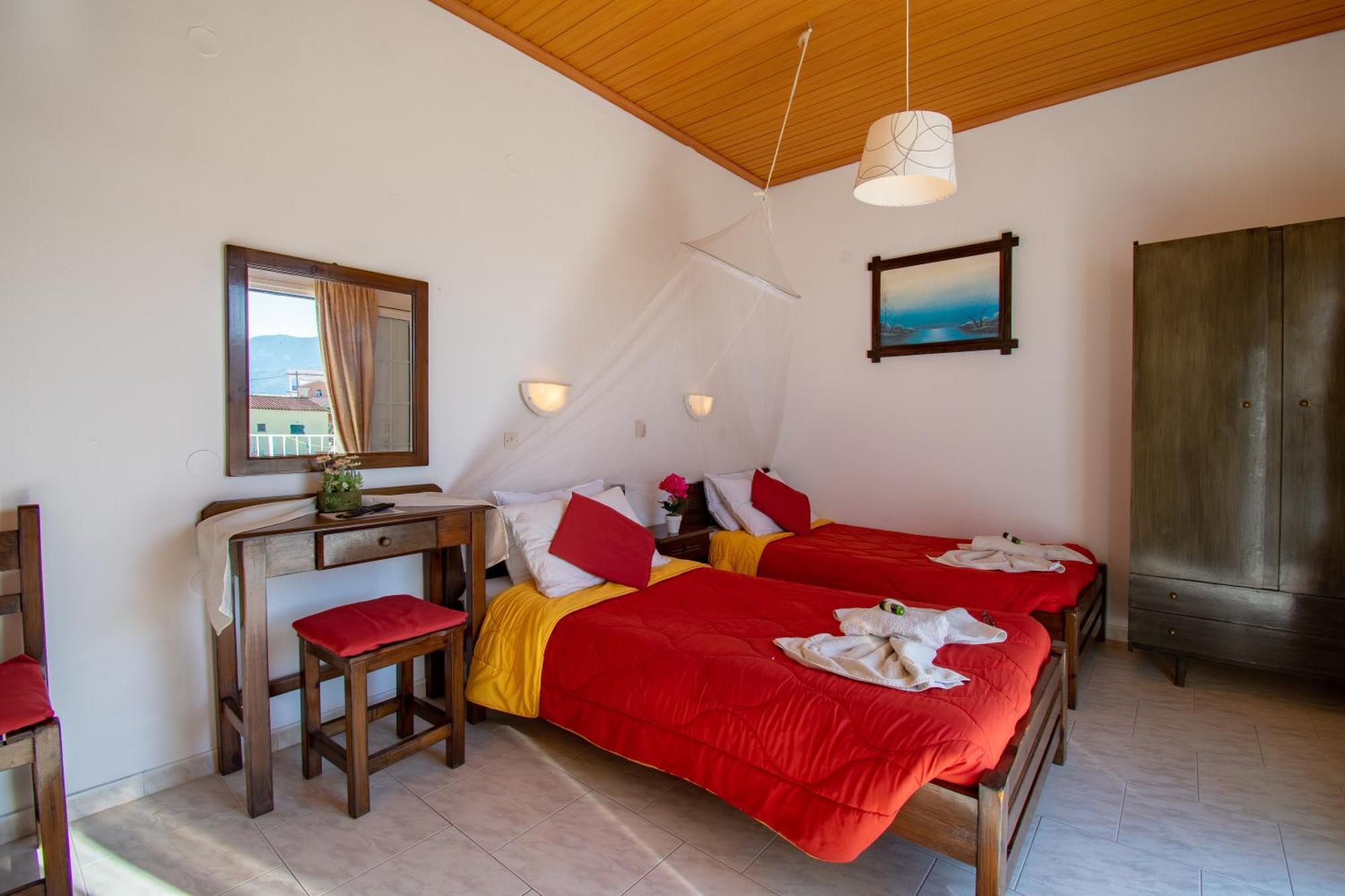 Akis Villa Studios & Apartment With Pool By Hotelius Agios Georgios Pagon Exterior foto