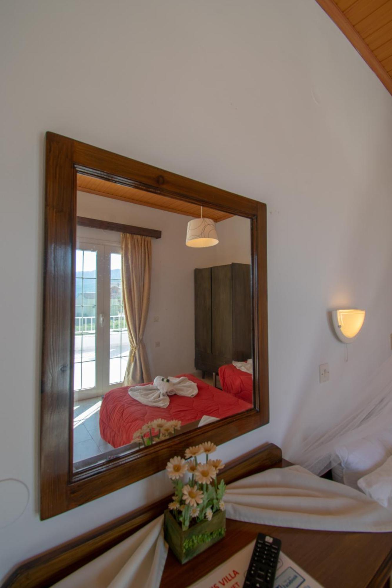 Akis Villa Studios & Apartment With Pool By Hotelius Agios Georgios Pagon Exterior foto