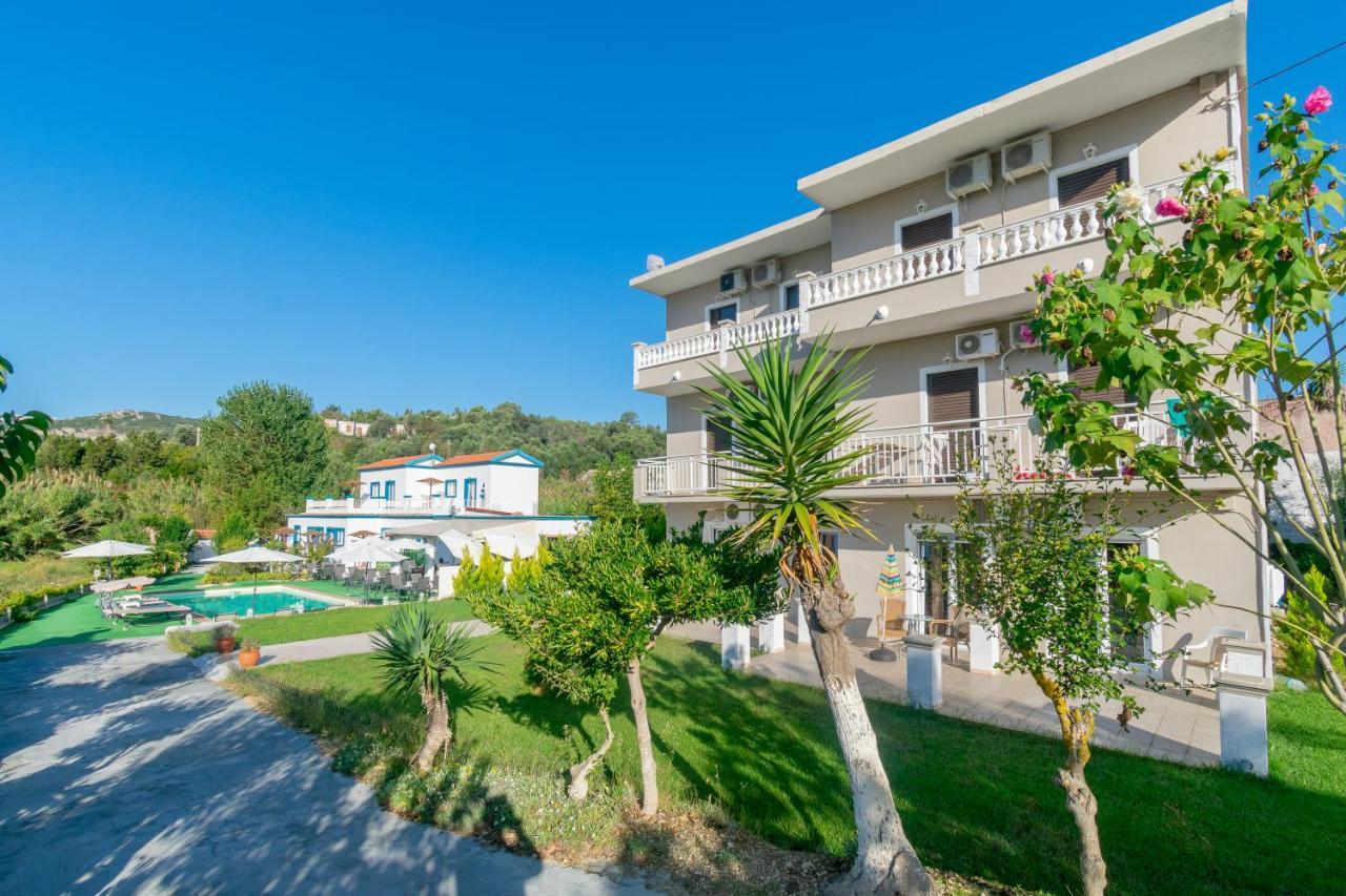 Akis Villa Studios & Apartment With Pool By Hotelius Agios Georgios Pagon Exterior foto