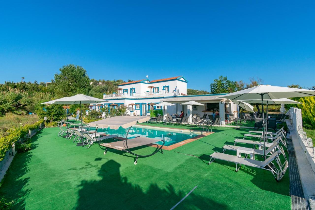 Akis Villa Studios & Apartment With Pool By Hotelius Agios Georgios Pagon Exterior foto
