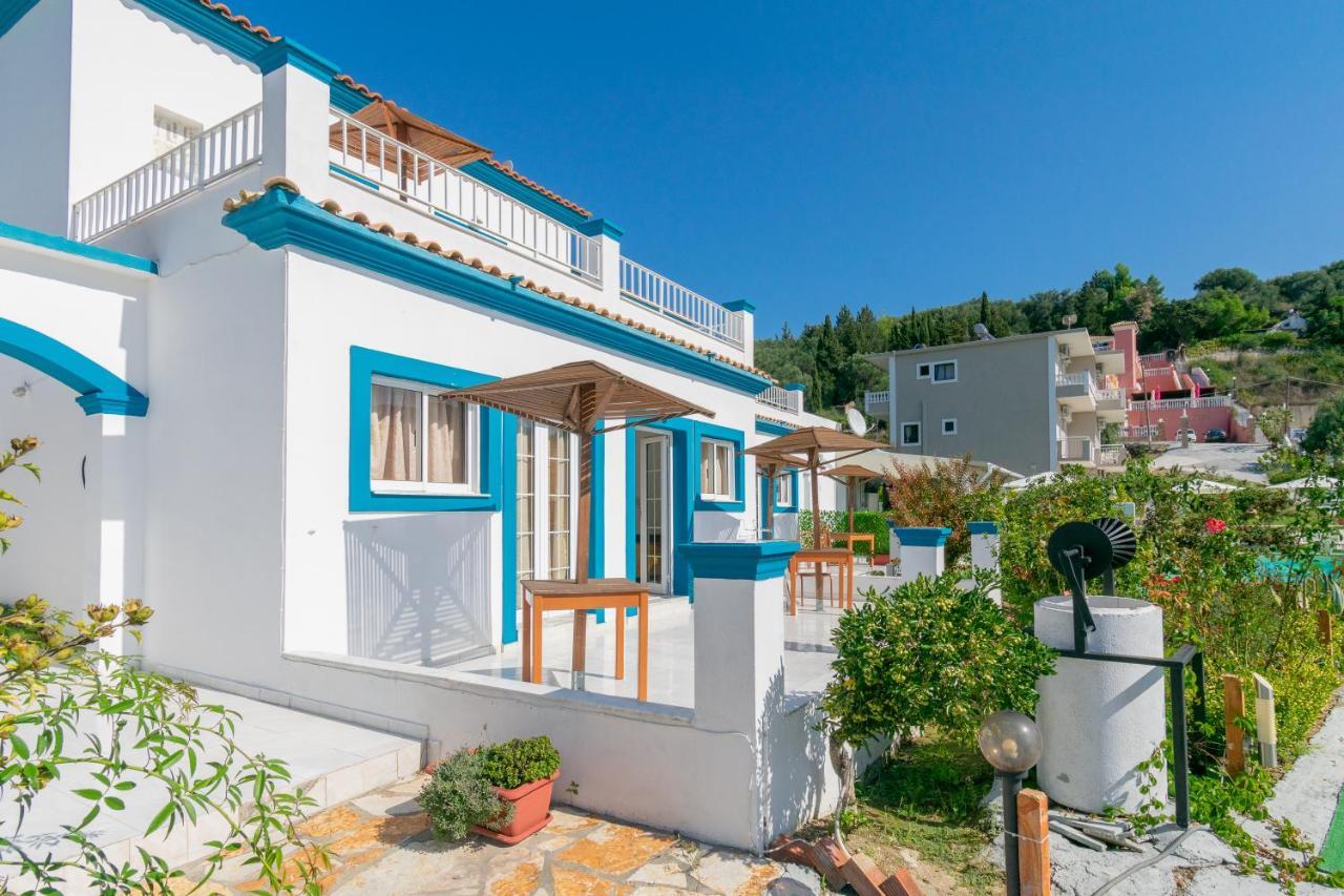 Akis Villa Studios & Apartment With Pool By Hotelius Agios Georgios Pagon Exterior foto